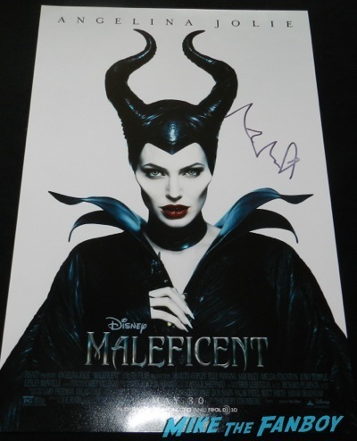 angelina Jolie signed autograph maleficent poster Maleficent los angeles premiere photos brad pitt signing autographs  angelina jolie   47