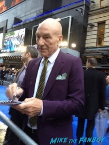 patrick stewart signing autographs X-Men: Days of Future Past UK premiere blue carpet michael Fassbender   3