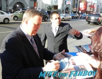 Billy Gardell signing autographs tammy movie premiere disaster Billy Gardell signing autographs 6