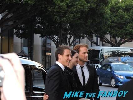 Tobias Menzies, Caitriona Balfe and Sam Heughan stop for some photos