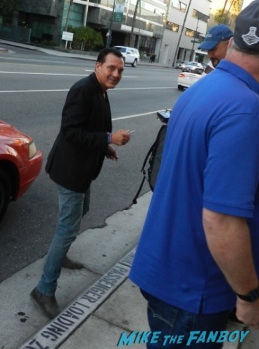 Private Number movie premiere tom sizemore signing autographs   2