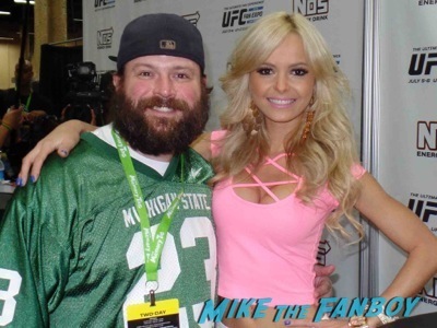 Jhenny Andrade UFC Fan Expo Day 1 autograph signing photos rare 7