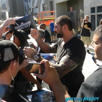 Dave Bautista Signing autographs jimmy kimmel live guardians of the galaxy   8