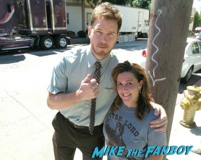 Chris Pratt signing autographs on the set of Parks and Recreation 5
