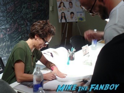 Lena Headey fan photo signing autographs game of thrones  2