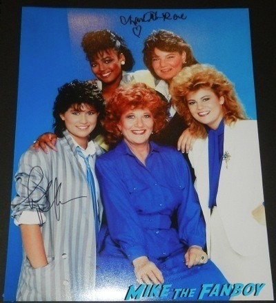 Facts of life signed autograph lunchbox The Facts Of Life 35th anniversary reunion nancy Mckeon lisa whelchel   59