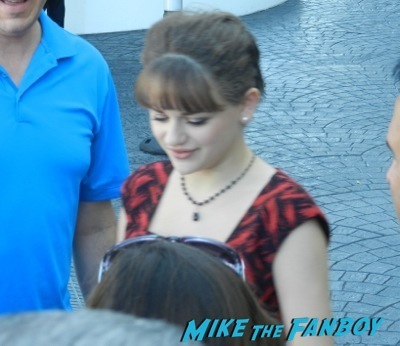joey king celebrities signing autographs emmy awards parties autograph signature 18