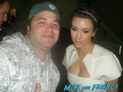 Kim Kardashian fan photo signing autographs jimmy kimmel live 1