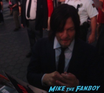 Norman Reedus signing autographs The Walking Dead Season 5 Premiere Norman Reedus Andrew Lincoln signing autographs 17