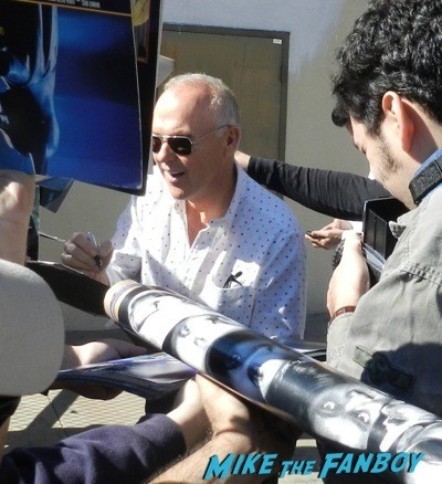 Michael KEaton signing autographs but skipping fans birdman q and a 3