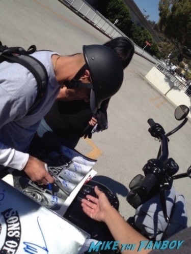 David LaBrava Sons of anarchy on location charlie hunnam signing autographs 16