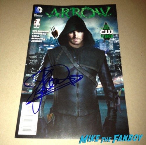 Arrow Stephen Amell Signing Charity