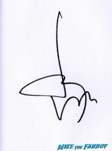 johnny depp fan photo Mortdecai UK Premiere johnny depp signing autographs 5