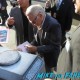 stan lee signing autographs Avengers: Age of ultron world premiere photos signing autographs 9