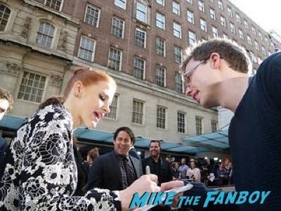 Jessica Chastain Empire Awards Red Carpet Signing autographs henry Cavill simon pegg 6