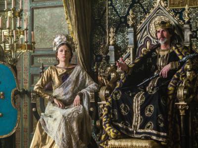 Princess Gisla (MORGANE POLANSKI) and Emperor Charles (LOTHAIRE BLUTEAU) vikings season 3 finale