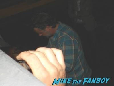 Russell Crowe signing autographs the water diviner q and a 2