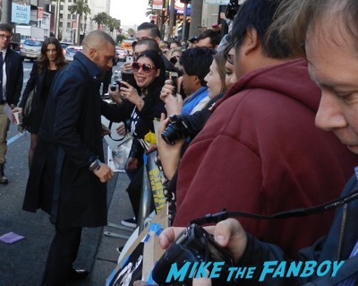 tom hardy signing autographs Mad Max Fury Road premiere Tom Hardy signing autographs 4