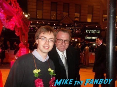 tom wilkinson Second Best Exotic Marigold Hotel – World Premiere signing autographs9