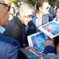 george clooney signing autographs Tomorrowland premiere george clooney signing autographs 2