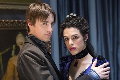 Reeve Carney as Dorian Gray and Jonny Beauchamp as Angelique in Penny Dreadful (season 2, episode 6). - Photo: Jonathan Hession/SHOWTIME - Photo ID: PennyDreadful_206_2310