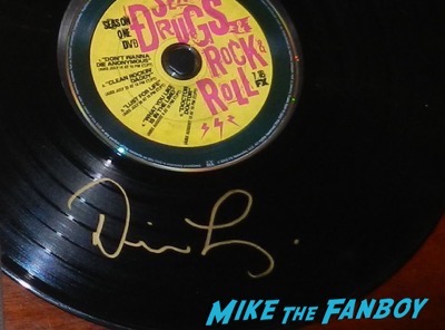 Denis Leary signed autograph  Sex&Drugs&Rock&Roll press kit vinyl 