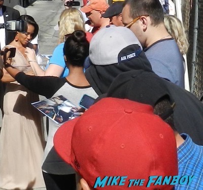 Jada Pinkett Smith signing autographs jimmy kimmel live 2015 4