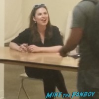 Hayley Atwell signing autograph Los Angeles Comic Book Convention 2015 agent carter3