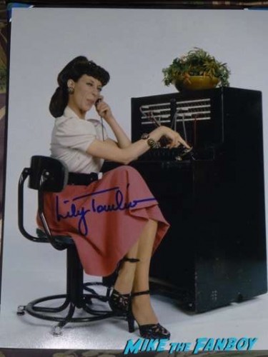 lily tomlin Ernestine signed autograph photo