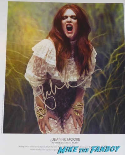 julianne Moore signed autograph w magazine oscars 2011 photos 2