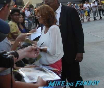 Susan Sarandon Signing autographs jimmy kimmel live 2015 1