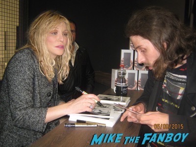 courtney love signing autographs berlin germany 2