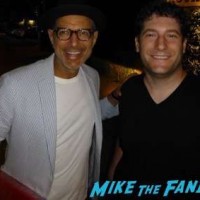 Jeff Goldblum signing autographs for fans autograph 2