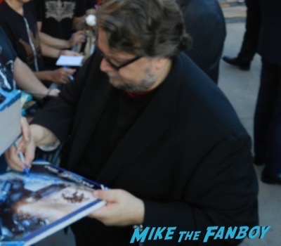  Guillermo del Toro signing autographs jimmy kimmel live 2015 1