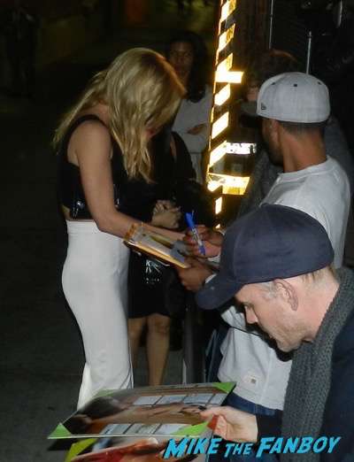 Adrianne Palicki  signing autographs jimmy kimmel live 2015 6
