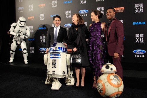 SHANGHAI, CHINA - DECEMBER 27:  From left to right, J.J. Abrams, Daisy Ridley, John Boyega, Kathleen Kennedy, attend the premiere of Star Wars on December 27, 2015 in Shanghai, China.  