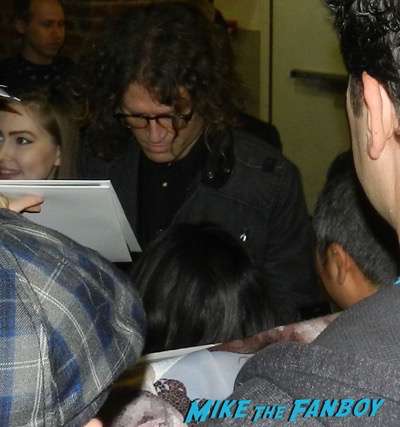 Dave Keuning The Killers Signing Autographs Jimmy Kimmel Live 2015 7