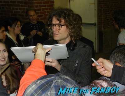 Dave Keuning The Killers Signing Autographs Jimmy Kimmel Live 2015 7