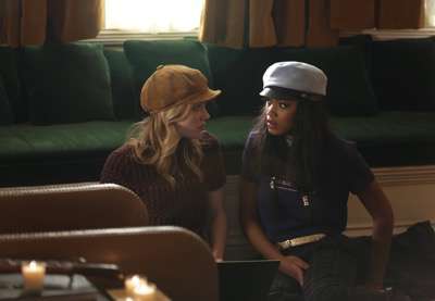 SCREAM QUEENS: L-R: Skyler Samuels and Keke Palmer in the two-hour "Dorkus"/"The Final Girl(s)" season finale episode of SCREAM QUEENS airing Tuesday, Dec. 8 (8:00-10:00 PM ET/PT) on FOX. ©2015 Fox Broadcasting Co. CR: Patti Perret/FOX