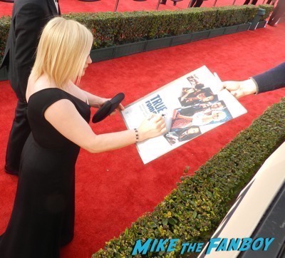 Patricia Arquette signing autographs SAG Awards 2016 signing autographs 6