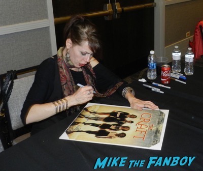 Fairuza Balk signing autographs now Days of the Dead convention 2016 6