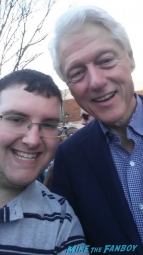 Bill Clinton signing autographs 2016 presidential primary 4
