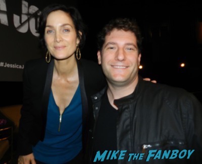 carrie anne-moss fan photo signing autographs 