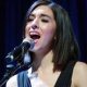 http://www.irishexaminer.com/examviral/celeb-life/former-the-voice-star-christina-grimmie-shot-dead-at-autograph-signing-404436.html