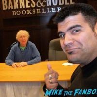 Gene-Wilder-fan-photo-with-fans-signing-autographs-rare-1