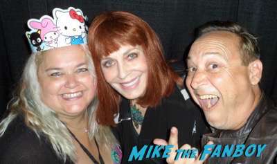 Joanna Cassidy meeting fans selfie rare now 2016 don't tell mom reunion