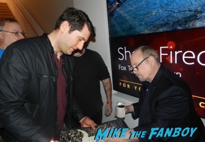 Richard Dreyfuss meeting fans signing autographs 