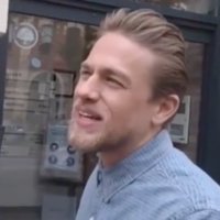Charlie hunnam yelling at autograph dealers