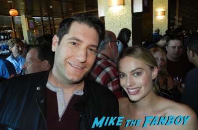 Margot Robbie with fans selfie mike the fanboy