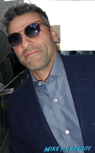 Oscar Isaac signing autographs jimmy kimmel live rare with fans 5